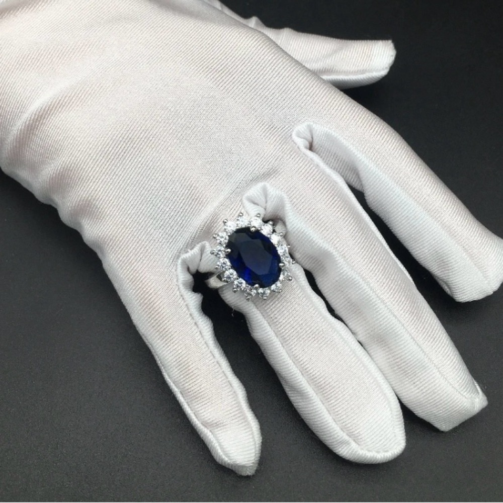 925 Sterling Silver Oval Blue Sapphire Ring - Picture 3 of 8